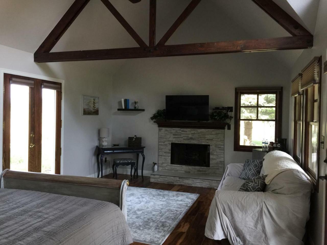 Apple Orchard Inn Hermosa Bilik gambar